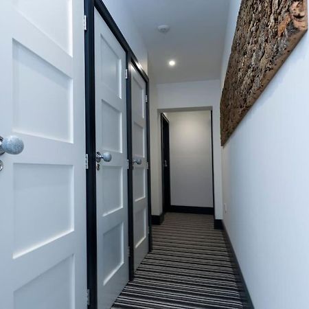 Bootique House - Luxury Group Accommodation In Вэйкфильд Экстерьер фото