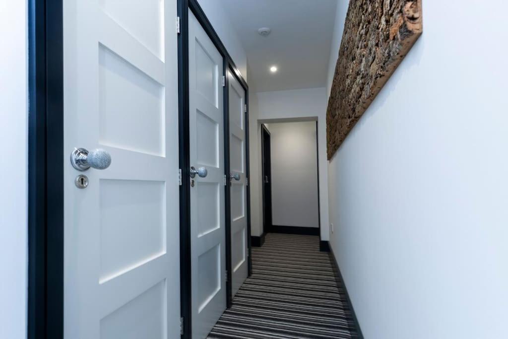 Bootique House - Luxury Group Accommodation In Вэйкфильд Экстерьер фото