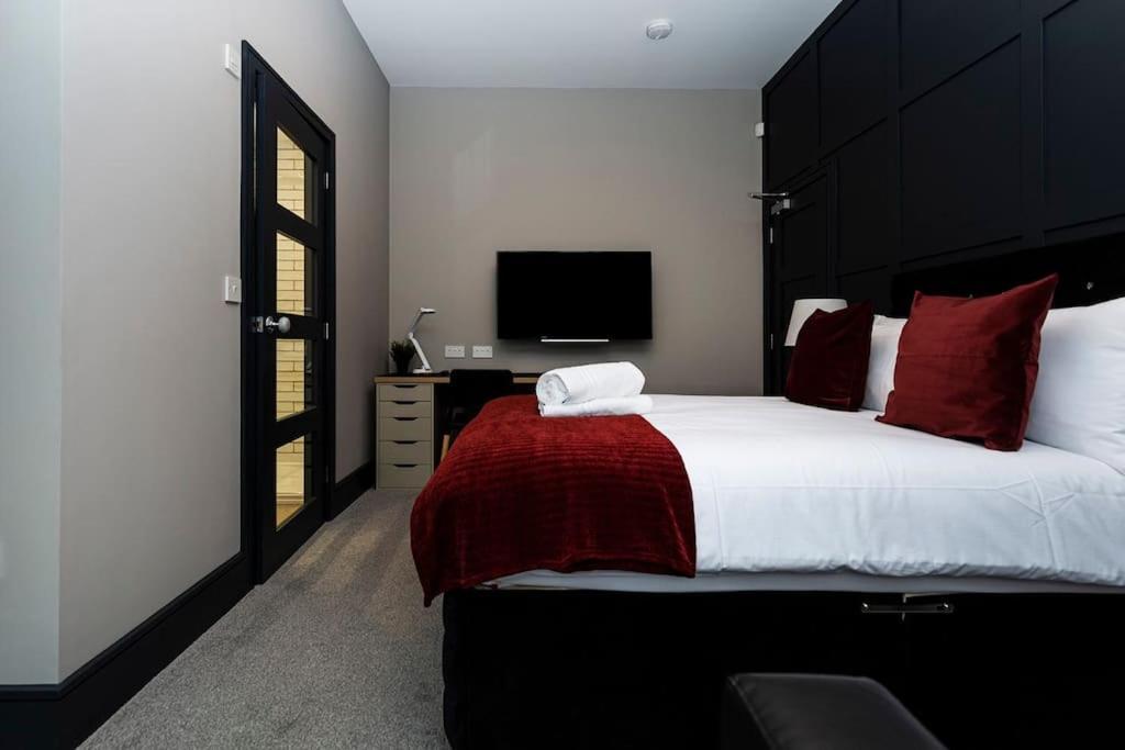 Bootique House - Luxury Group Accommodation In Вэйкфильд Экстерьер фото