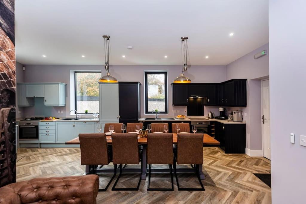 Bootique House - Luxury Group Accommodation In Вэйкфильд Экстерьер фото