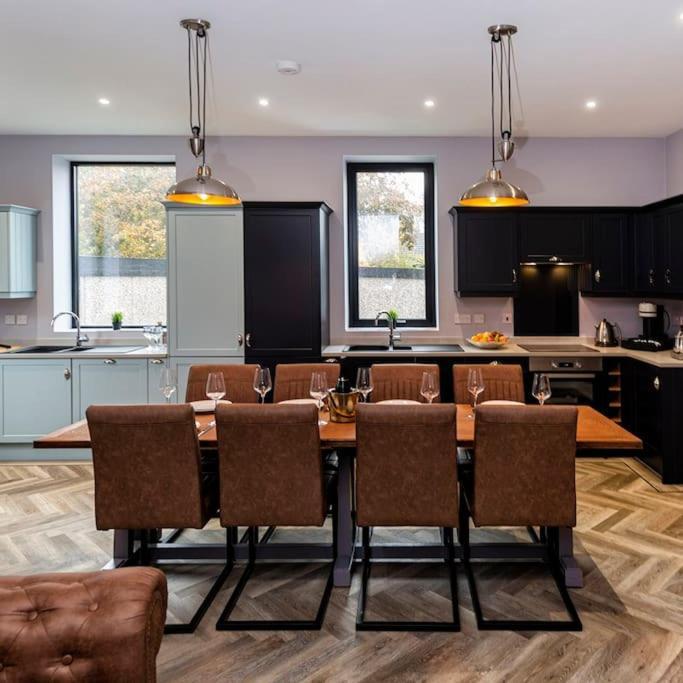 Bootique House - Luxury Group Accommodation In Вэйкфильд Экстерьер фото